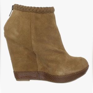 Chinese Laundry Milana Tan Suede Wedge Booties| Size 8